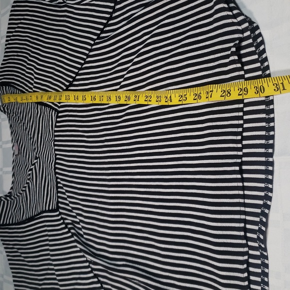 🦓Xhilaration oversized striped blouse in medium🦓 - Picture 7 of 7